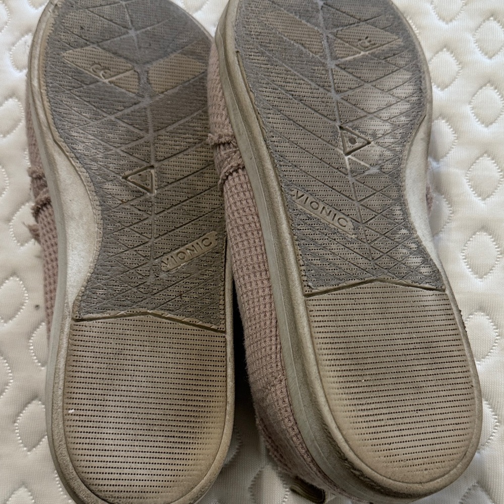 Vionic Beach Loafers - Soft Pink - Picture 2 of 4